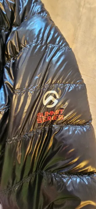 The North Face Summit Series Plumas Negro