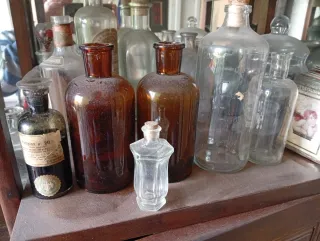 Botellas antiguas de farmacia