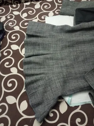 Conjunto Chaqueta y Falda Gris