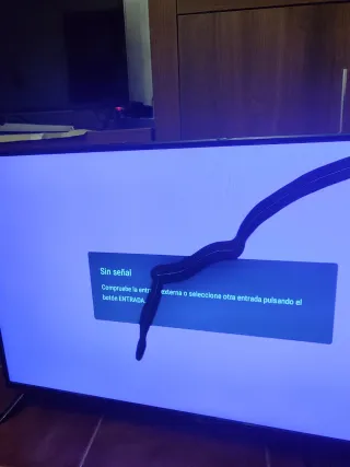 Televisión con pantalla rota