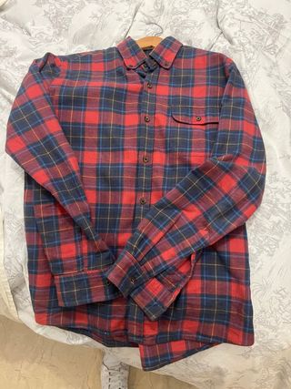 Camisa de cuadros azul y roja