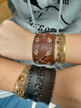 Braccialetti in pelle con cordoni