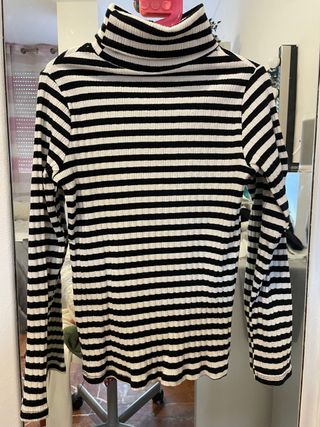 Jersey cuello alto rayas blanco y negro