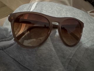 Gafas de sol marrones
