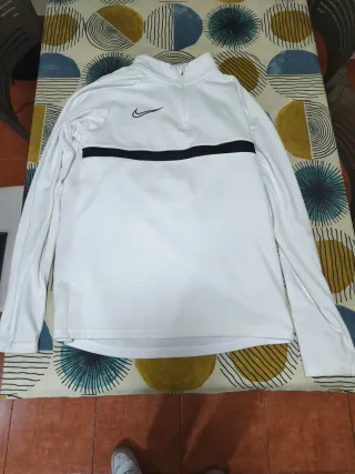 Chaqueta deportiva Nike blanca media cremallera