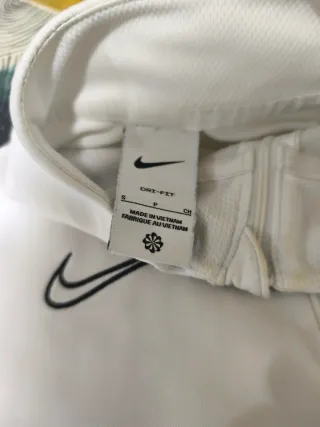 Chaqueta deportiva Nike blanca media cremallera