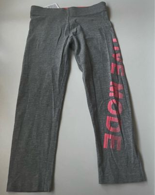 Mallas Bershka grises con logo rosa