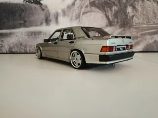 Mercedes 190 1/18 Modificado