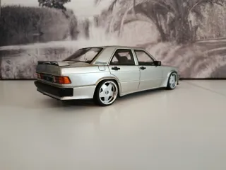 Mercedes 190 1/18 Modificado