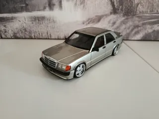 Mercedes 190 1/18 Modificado