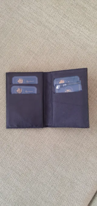 Cartera de piel auténtica negra