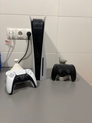 PS5 + FIFA 26 + 2 Mandos