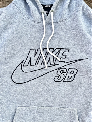 Felpa Nike SB Grigia con Cappuccio