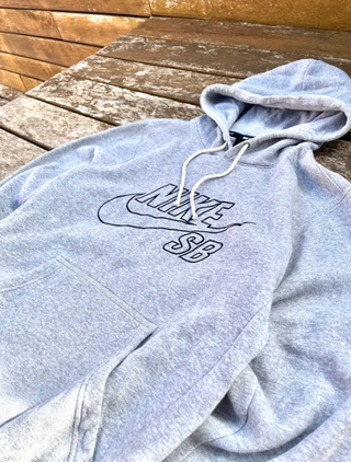 Felpa Nike SB Grigia con Cappuccio
