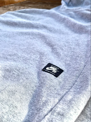 Felpa Nike SB Grigia con Cappuccio