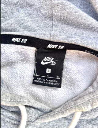 Felpa Nike SB Grigia con Cappuccio