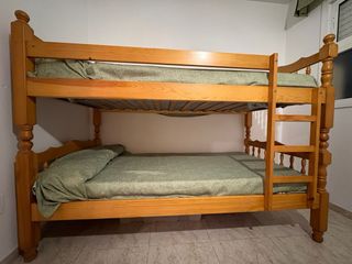 Literas de madera color miel Hospitalet del Infant