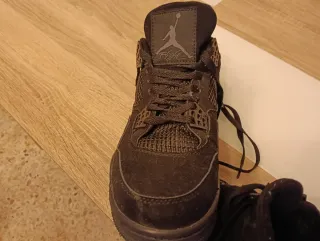 Air Jordan 4 Talla 41 Negro