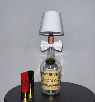Lampada Hennessy in Vetro con Fiocco Bianco
