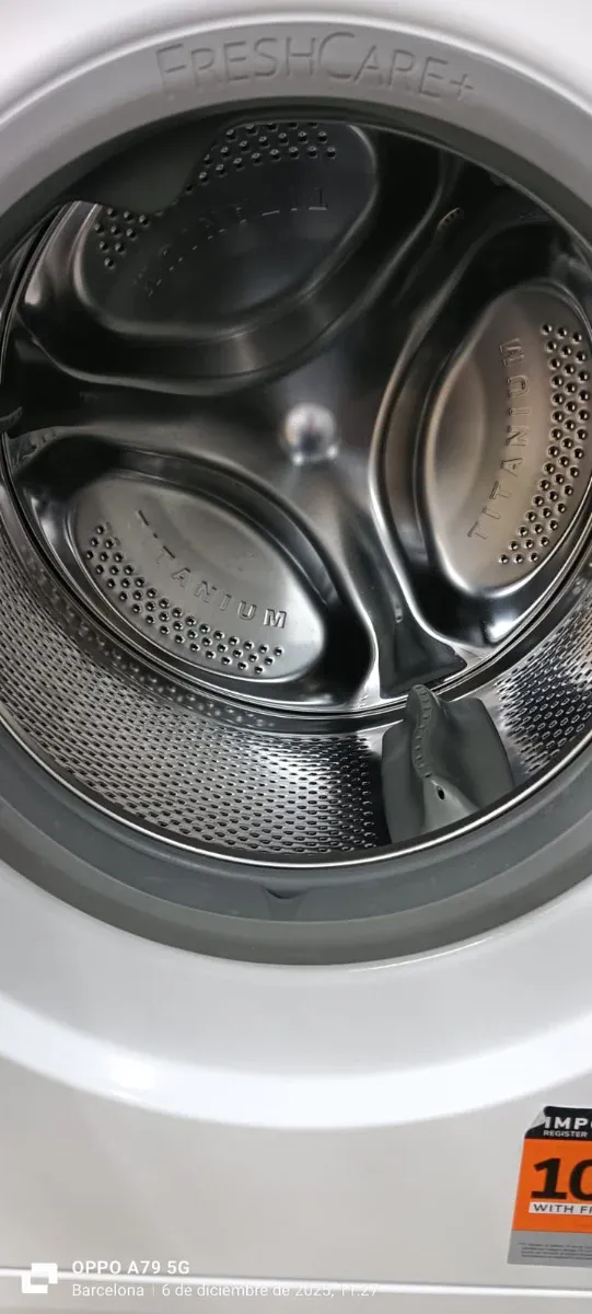 Lavadora Carga Frontal Whirlpool 11 Kg RPM 1400