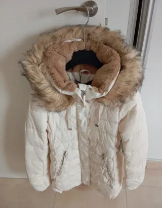 Anorak acolchado de Zara