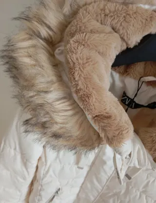 Anorak acolchado de Zara