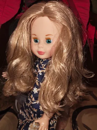 Muñeca Kika 40cm vestida y calzada