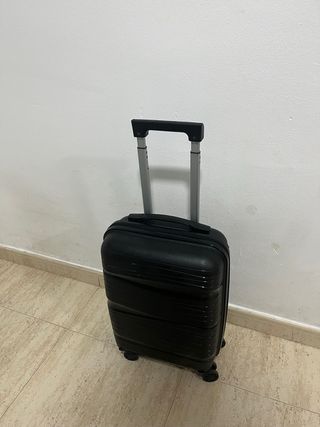 Maleta pequeña negra para viaje
