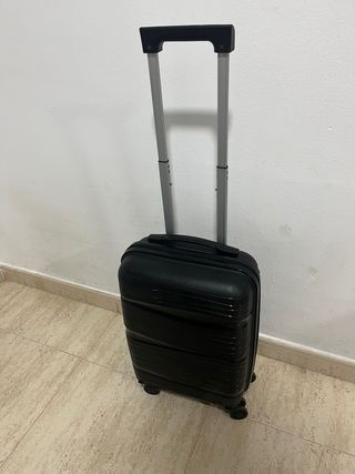 Maleta pequeña negra para viaje