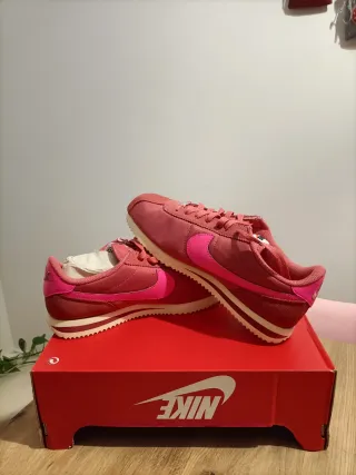 T40 Nike Cortez Rosa y Rojo