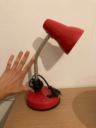 Flexo de mesa rojo