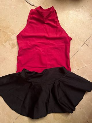 Maillot patinaje artístico rojo y negro