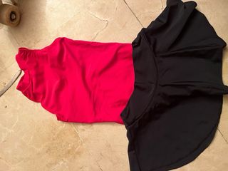 Maillot patinaje artístico rojo y negro