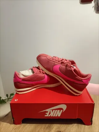 T41 Nike Cortez rosas