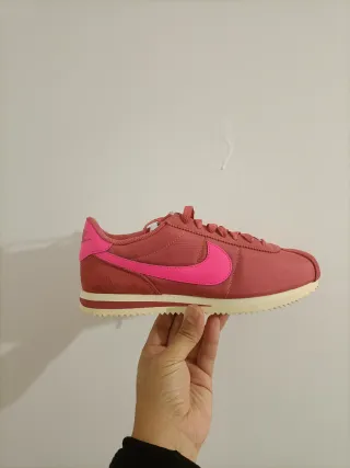 T41 Nike Cortez rosas