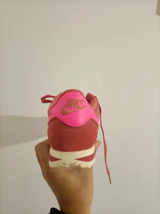 T41 Nike Cortez rosas