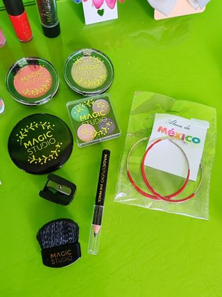 Maquillaje y Accesorios Magic Studio