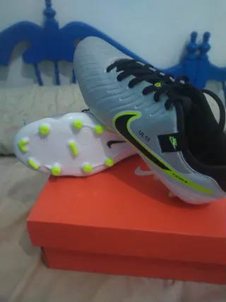 Botas Nike Legend Talla 39