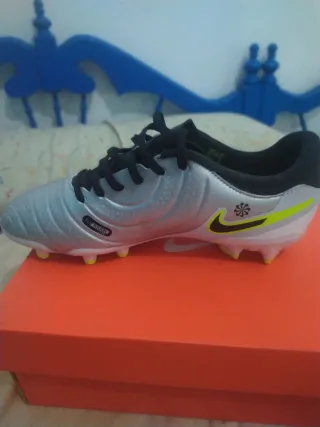 Botas Nike Legend Talla 39