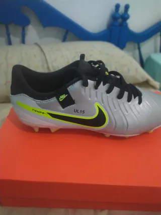 Botas Nike Legend Talla 39