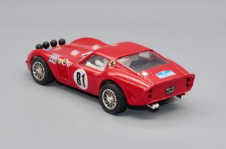 Ferrari 250 GTO Pink Kar sin mecánica