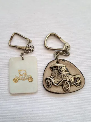 Llaveros coches antiguos y de época