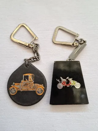 Llaveros coches antiguos y de época