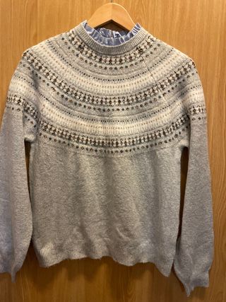 Jersey Fair Isle gris y blanco.