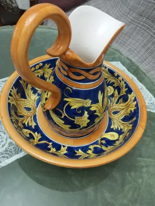 Palangana y jarra de cerámica decorado todo a mano