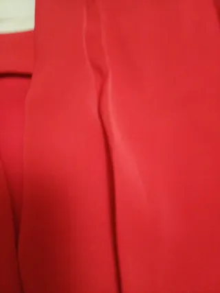 Blusa roja mujer manga larga con pieglas en el la