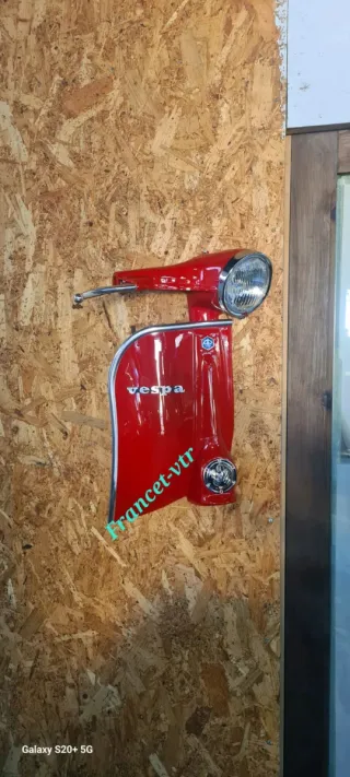 Scudo Vespa Artigianale Rosso Argento
