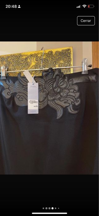 Falda Yera Negra con Diseño