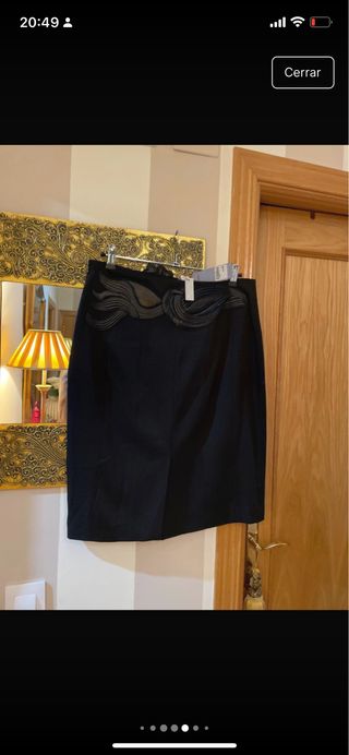 Falda Yera Negra con Diseño