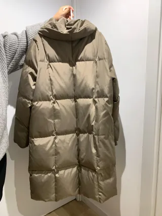 Plumífero largo Cortefiel beige